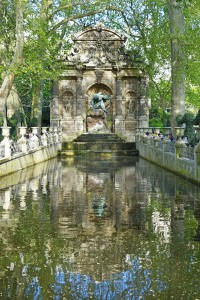 La Fontaine Médicis : le joyau romantique du jardin du Luxembourg