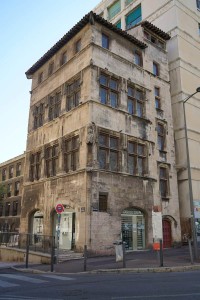 Le plus vieil hôtel de Marseille qui a pivoté de 90° !