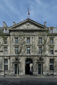 De Daguerre à la Garde républicaine : l’histoire de la Caserne Vérines