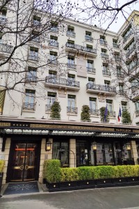 Séjournez à l'Hôtel Napoléon Paris : le luxe et l'élégance à deux pas des Champs-Élysées