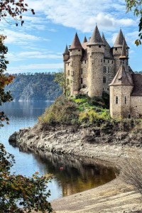 Le Château de Val, le décor mythique du film Le Capitan avec Jean Marais