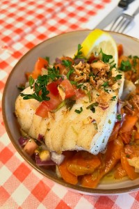 Vivez une soirée inoubliable au Vieux Belleville, le bistrot chantant de Paris