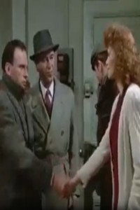 Jean-Louis Trintignant dans Flic Story : la planque d’un gangster traqué
