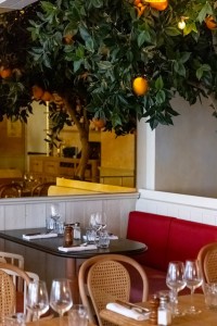 Pomelo : le bistrot méditerranéen qui fait vibrer les Grands Boulevards